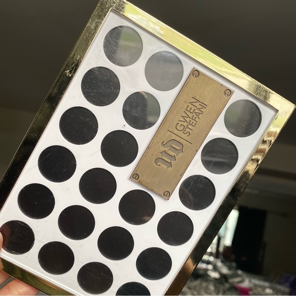 Urban Decay Gewn Stefani Palette - Picture 4 of 4